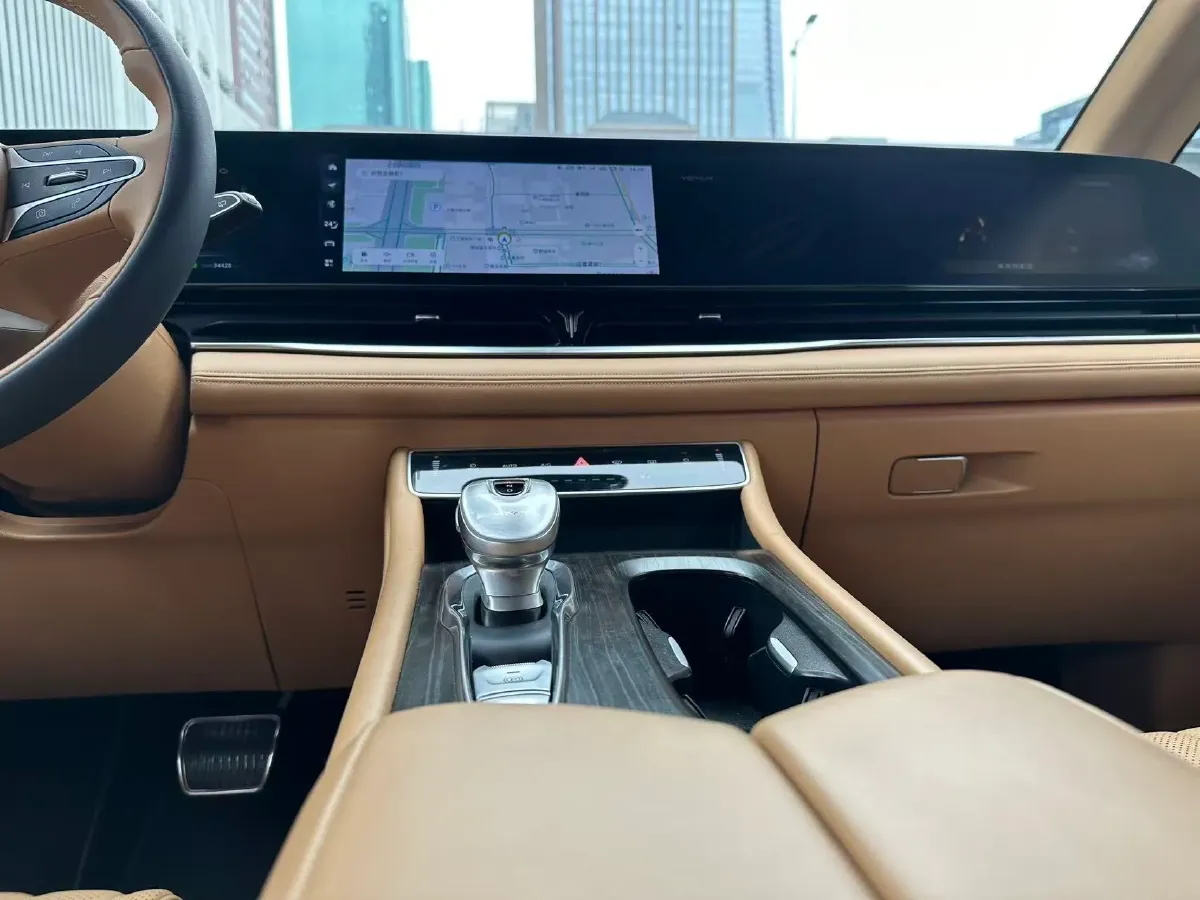 2022 Voyah Dream 1.5T 136HP L4 PHEV 25.57KWH,autocango,china used car exporter,china ev exporter,chinese used car exporter,chinese used ev exporter