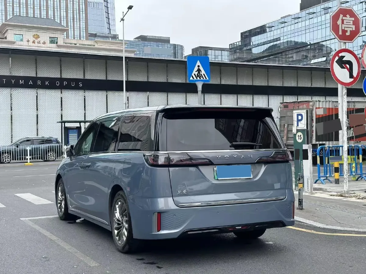 2022 Voyah Dream 1.5T 136HP L4 PHEV 25.57KWH,autocango,china used car exporter,china ev exporter,chinese used car exporter,chinese used ev exporter
