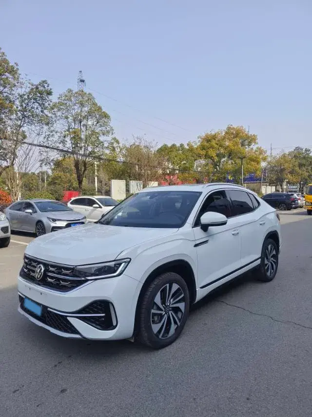 2023 Volkswagen Tayron X 2.0T 186HP L4 7DCT