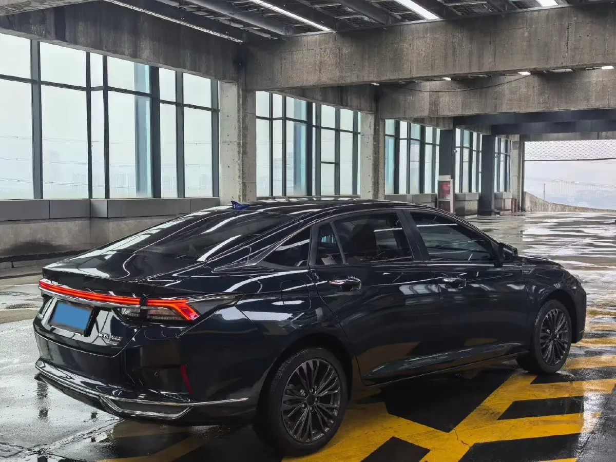 2021 DongFeng Aeolus YiXuan MAX 1.5T 190HP L4 7DCT,autocango,china used car exporter,china ev exporter,chinese used car exporter,chinese used ev exporter