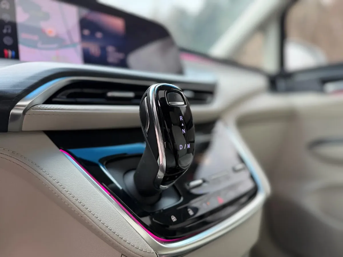 2023 Buick GL8 2.0T 237HP L4 9AT,autocango,china used car exporter,china ev exporter,chinese used car exporter,chinese used ev exporter