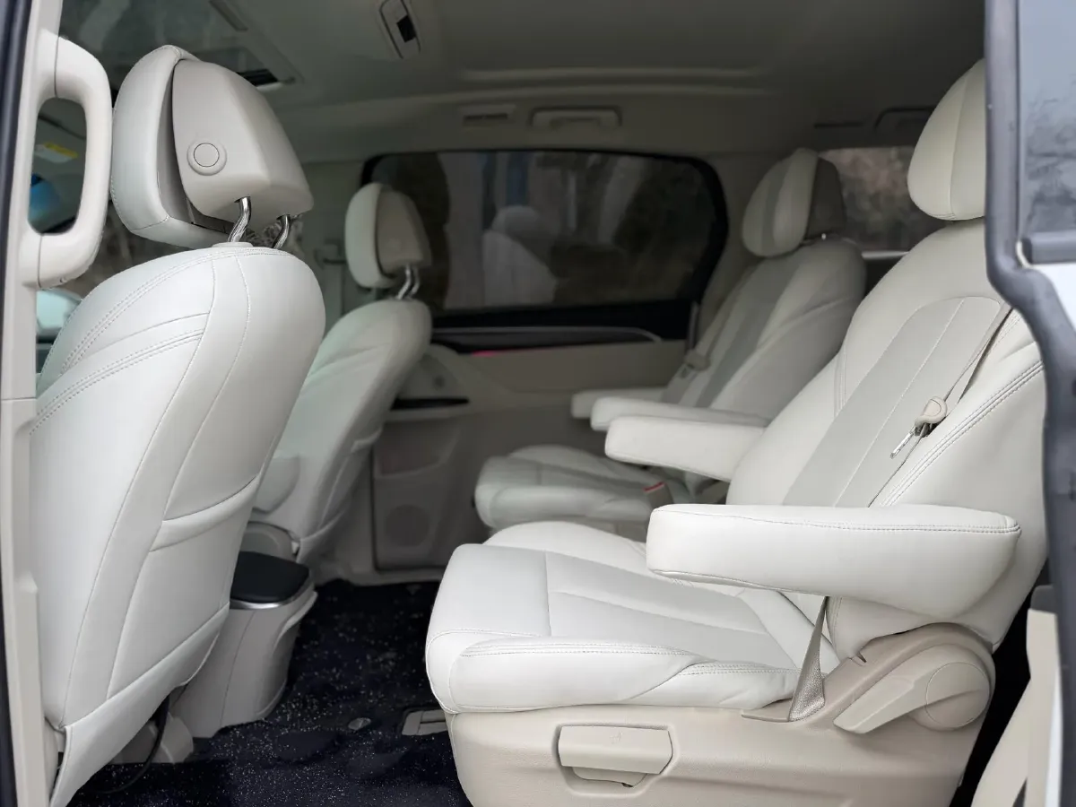 2023 Buick GL8 2.0T 237HP L4 9AT,autocango,china used car exporter,china ev exporter,chinese used car exporter,chinese used ev exporter