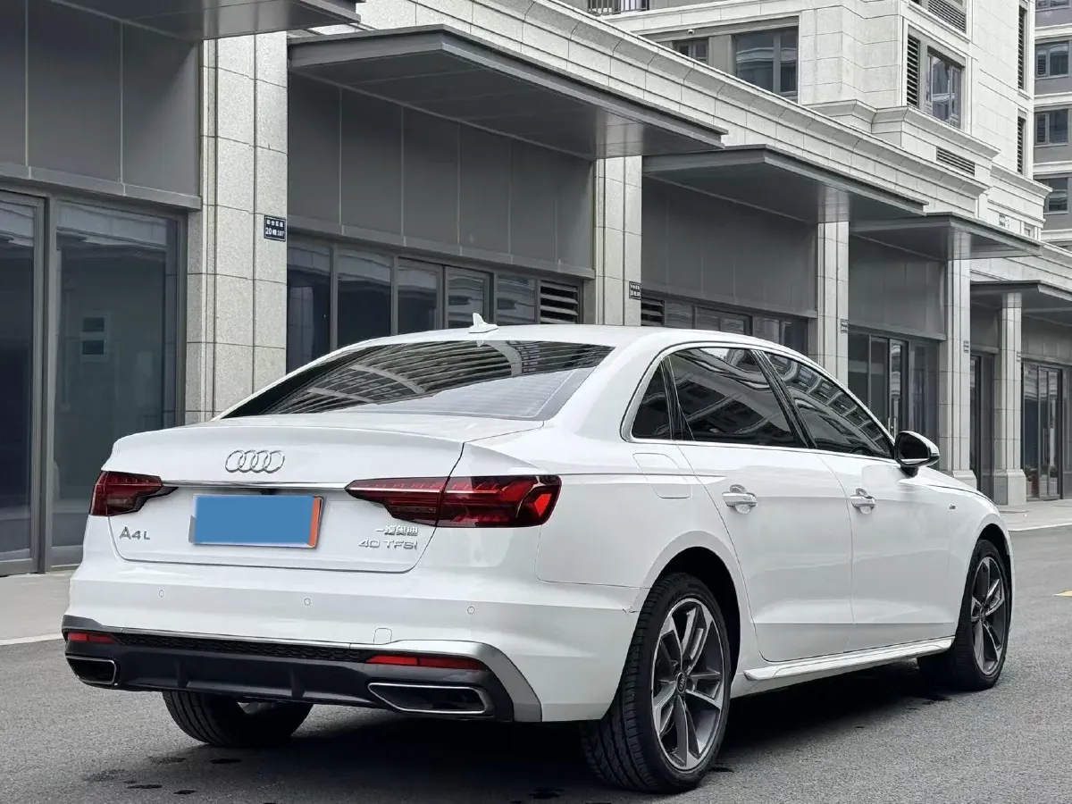 2023 Audi A4L 2.0T 190HP L4 7DCT,autocango,china used car exporter,china ev exporter,chinese used car exporter,chinese used ev exporter
