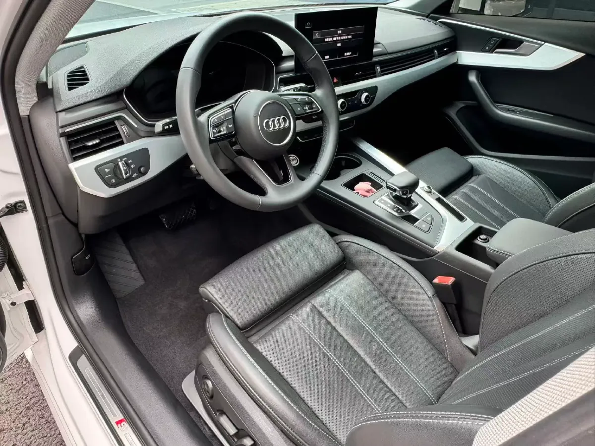 2023 Audi A4L 2.0T 190HP L4 7DCT,autocango,china used car exporter,china ev exporter,chinese used car exporter,chinese used ev exporter