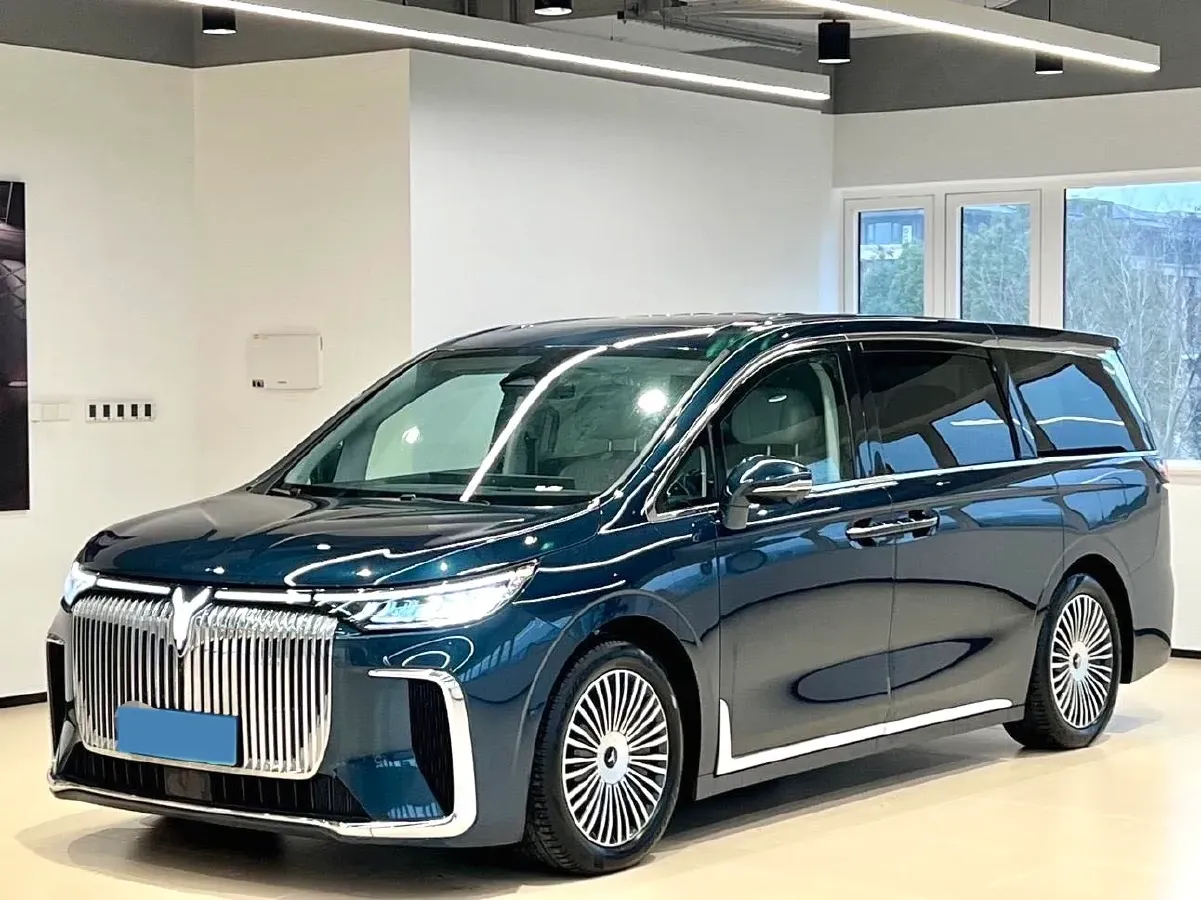 2025 Voyah Dream 1.5T 150HP L4 PHEV 41.7KWH,autocango,china used car exporter,china ev exporter,chinese used car exporter,chinese used ev exporter