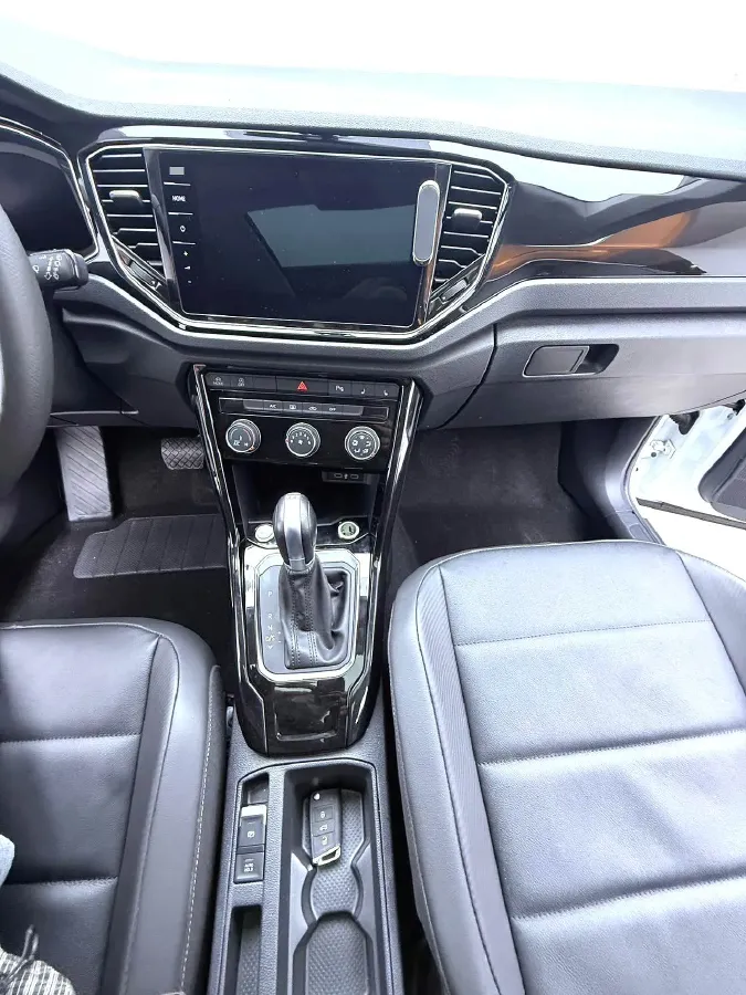 2021 Volkswagen T-Roc 1.4T 150HP L4 7DCT,autocango,china used car exporter,china ev exporter,chinese used car exporter,chinese used ev exporter