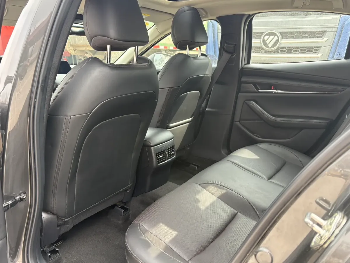 2022 Mazda 3 Axela 2.0L 158HP L4 6AT,autocango,china used car exporter,china ev exporter,chinese used car exporter,chinese used ev exporter