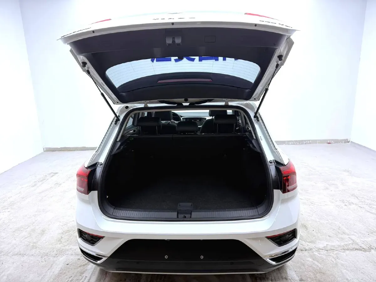 2021 Volkswagen T-Roc 1.4T 150HP L4 7DCT,autocango,china used car exporter,china ev exporter,chinese used car exporter,chinese used ev exporter