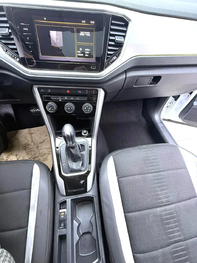 2021 Volkswagen T-Roc 1.4T 150HP L4 7DCT,autocango,china used car exporter,china ev exporter,chinese used car exporter,chinese used ev exporter