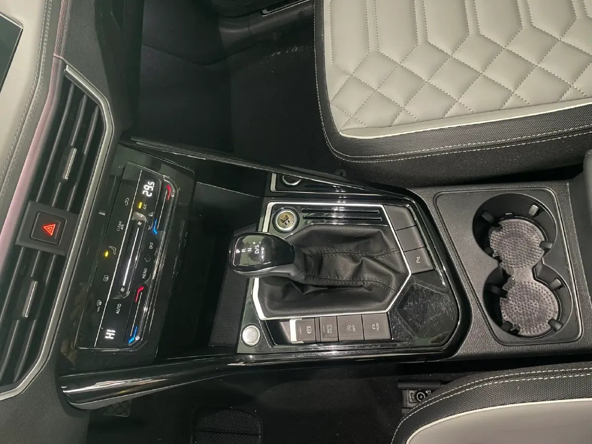 2023 Volkswagen Tayron 1.4T 150HP L4 7DCT,autocango,china used car exporter,china ev exporter,chinese used car exporter,chinese used ev exporter