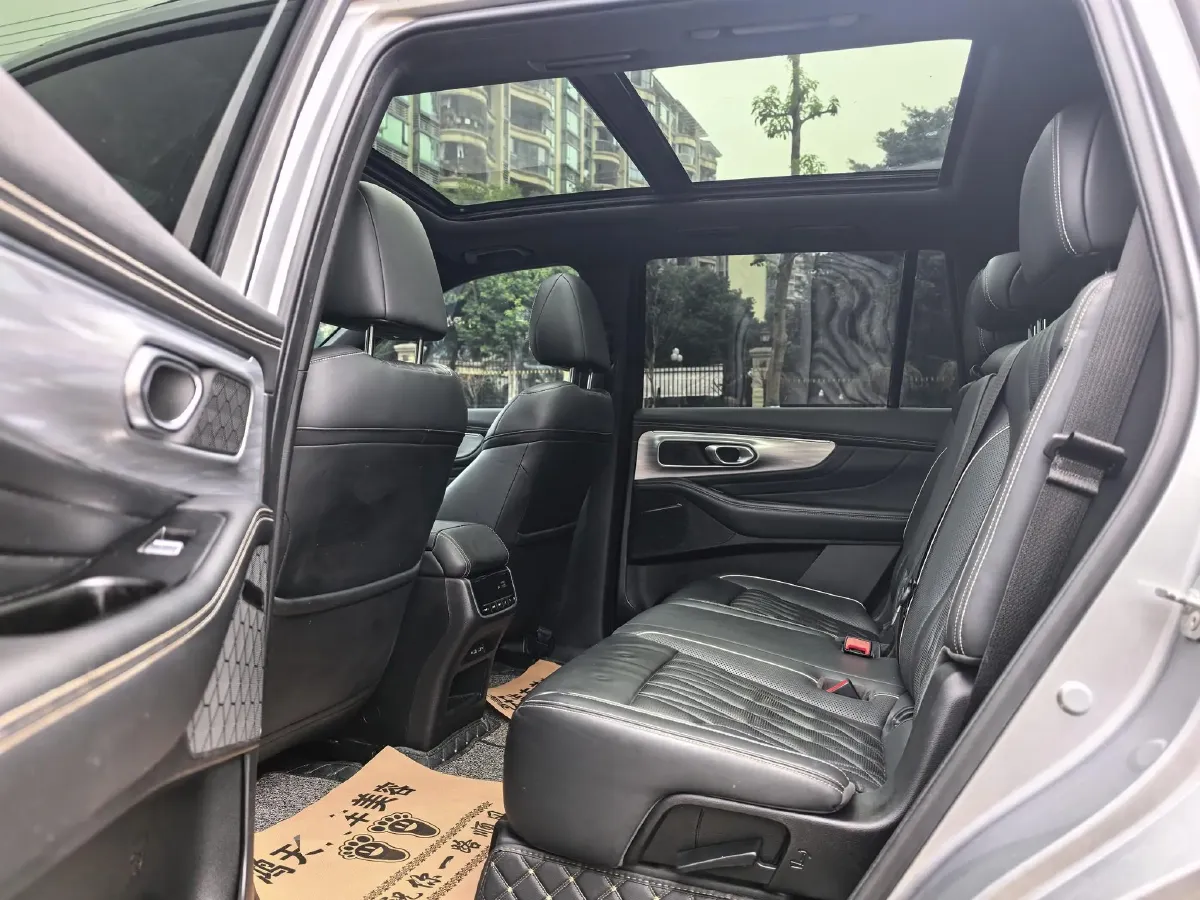 2022 GAC Trumpchi GS8 2.0T 252HP L4 8AT,autocango,china used car exporter,china ev exporter,chinese used car exporter,chinese used ev exporter