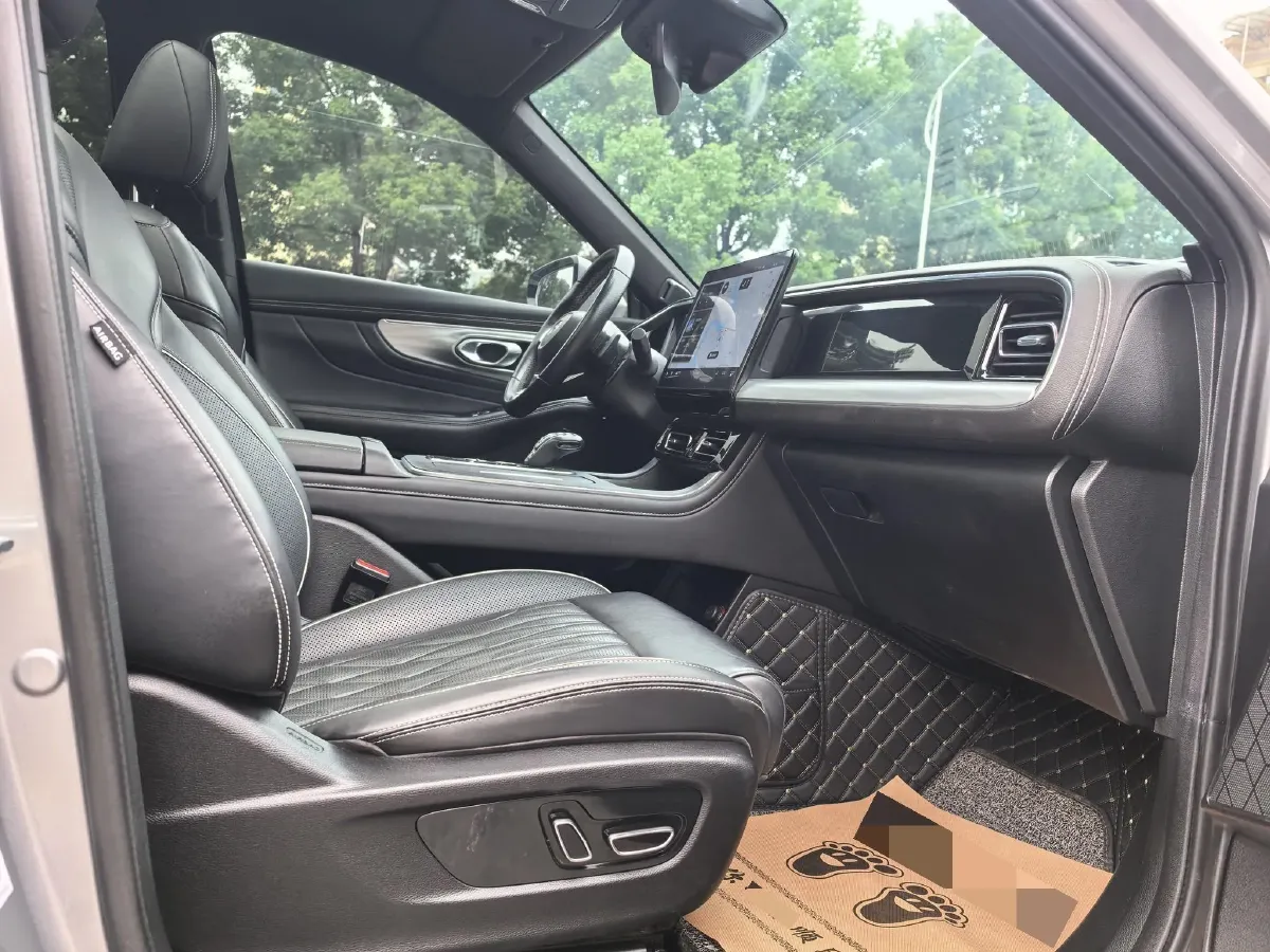 2022 GAC Trumpchi GS8 2.0T 252HP L4 8AT,autocango,china used car exporter,china ev exporter,chinese used car exporter,chinese used ev exporter