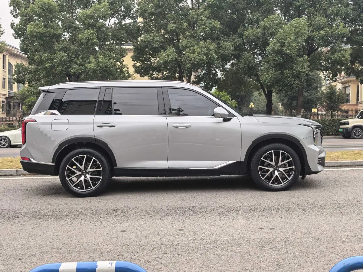 2022 GAC Trumpchi GS8 2.0T 252HP L4 8AT,autocango,china used car exporter,china ev exporter,chinese used car exporter,chinese used ev exporter