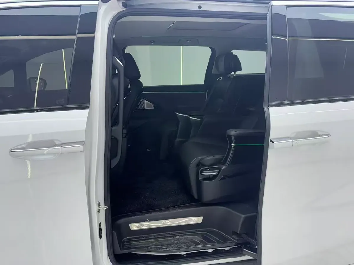 2024 GAC Trumpchi M8 2.0T 252HP L4 8AT,autocango,china used car exporter,china ev exporter,chinese used car exporter,chinese used ev exporter