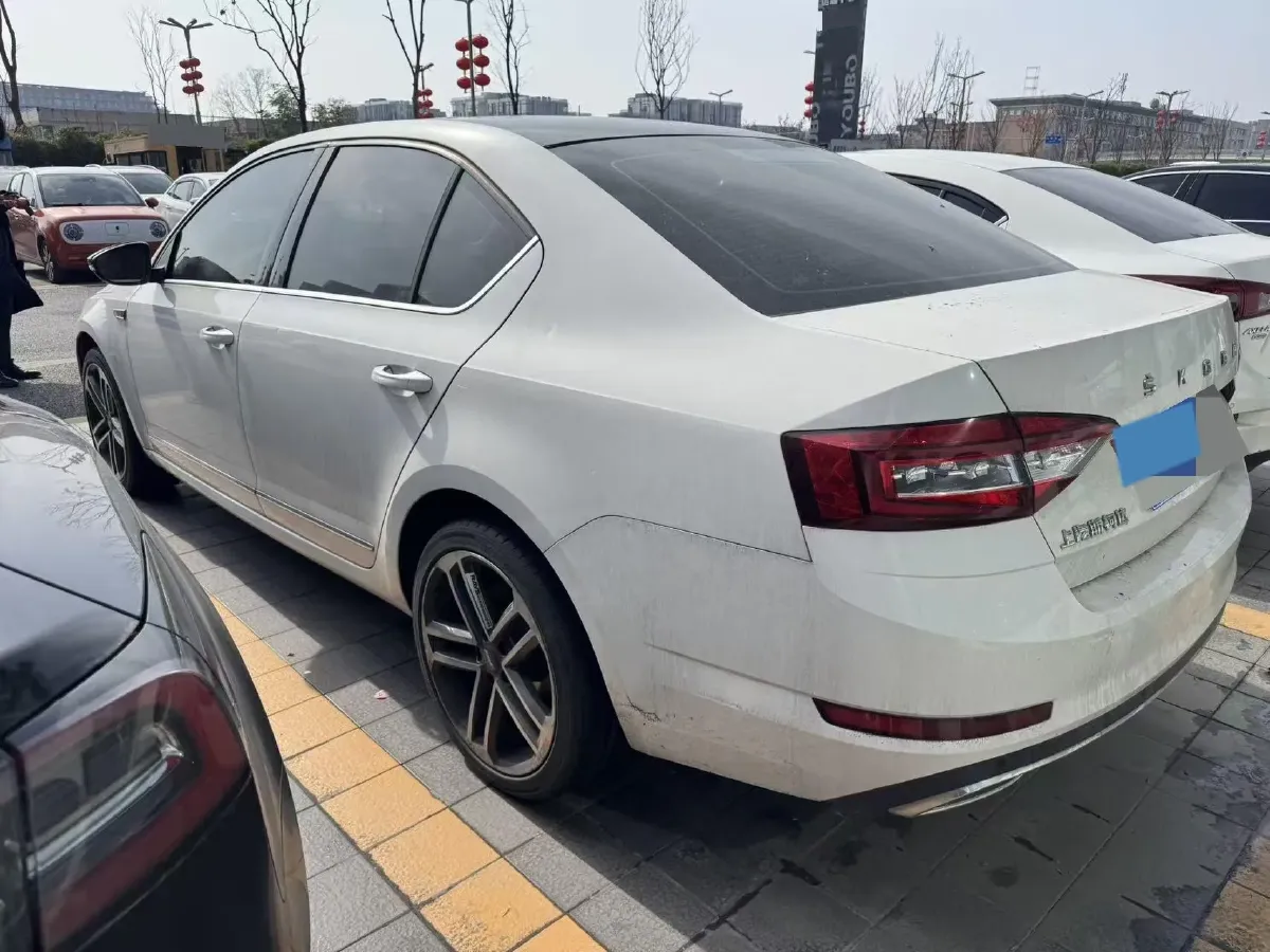 2020 Skoda Octavia 1.5L 113HP L4 6AT,autocango,china used car exporter,china ev exporter,chinese used car exporter,chinese used ev exporter