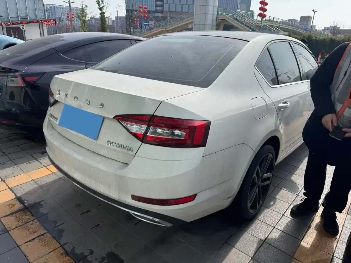 2020 Skoda Octavia 1.5L 113HP L4 6AT,autocango,china used car exporter,china ev exporter,chinese used car exporter,chinese used ev exporter