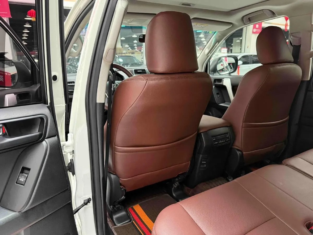 2020 Toyota Yaris 1.6T 261HP L3 6MT,autocango,china used car exporter,china ev exporter,chinese used car exporter,chinese used ev exporter