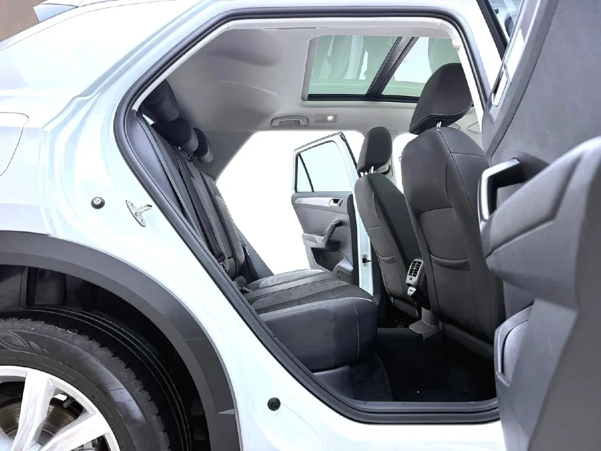 2021 Volkswagen T-Roc 1.4T 150HP L4 7DCT,autocango,china used car exporter,china ev exporter,chinese used car exporter,chinese used ev exporter