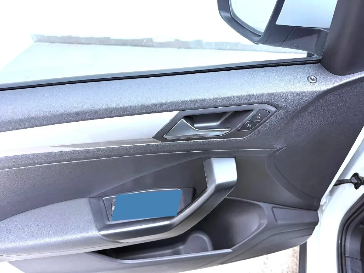 2021 Volkswagen T-Roc 1.4T 150HP L4 7DCT,autocango,china used car exporter,china ev exporter,chinese used car exporter,chinese used ev exporter