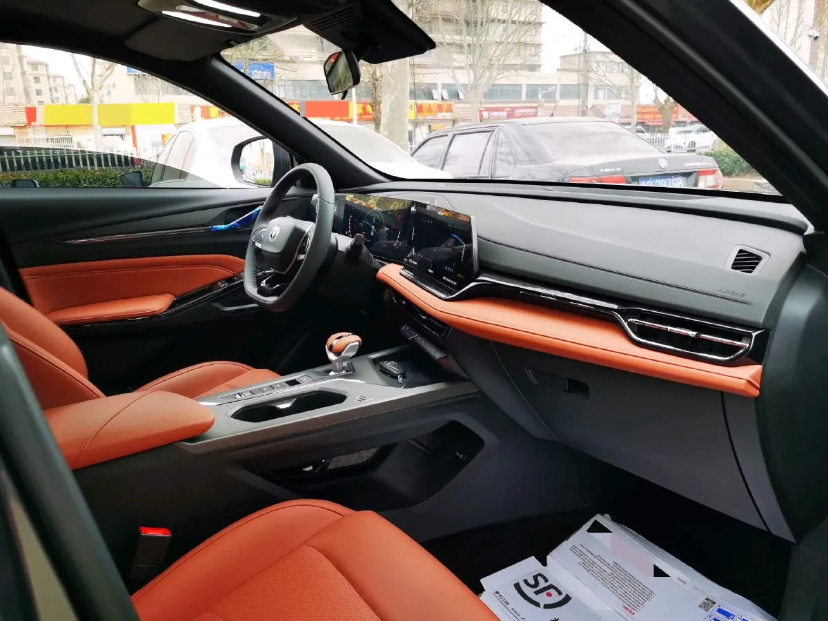 2025 ChangAn X5 PLUS 1.5T 188HP L4 7DCT,autocango,china used car exporter,china ev exporter,chinese used car exporter,chinese used ev exporter