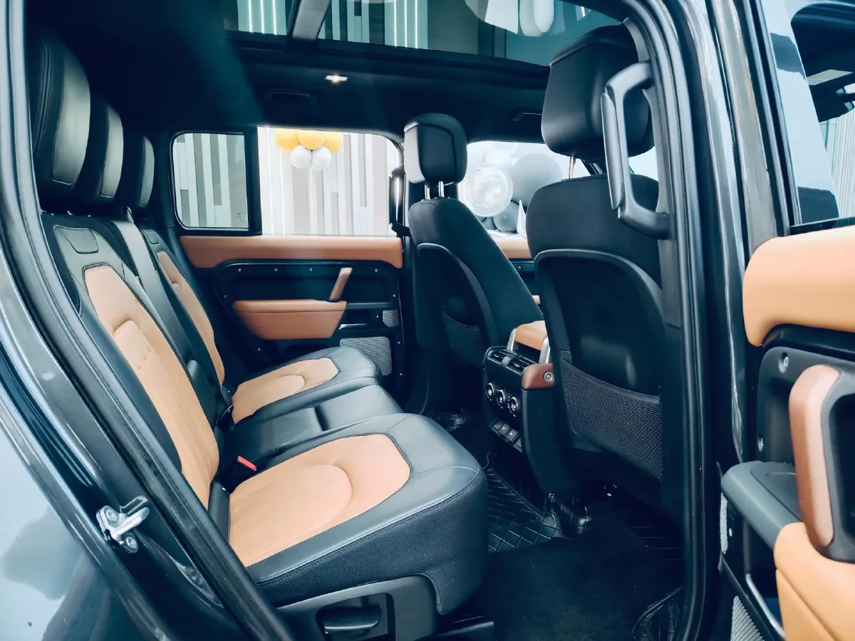 2023 Land Rover Defender 3.0T 400HP L6 8AT,autocango,china used car exporter,china ev exporter,chinese used car exporter,chinese used ev exporter