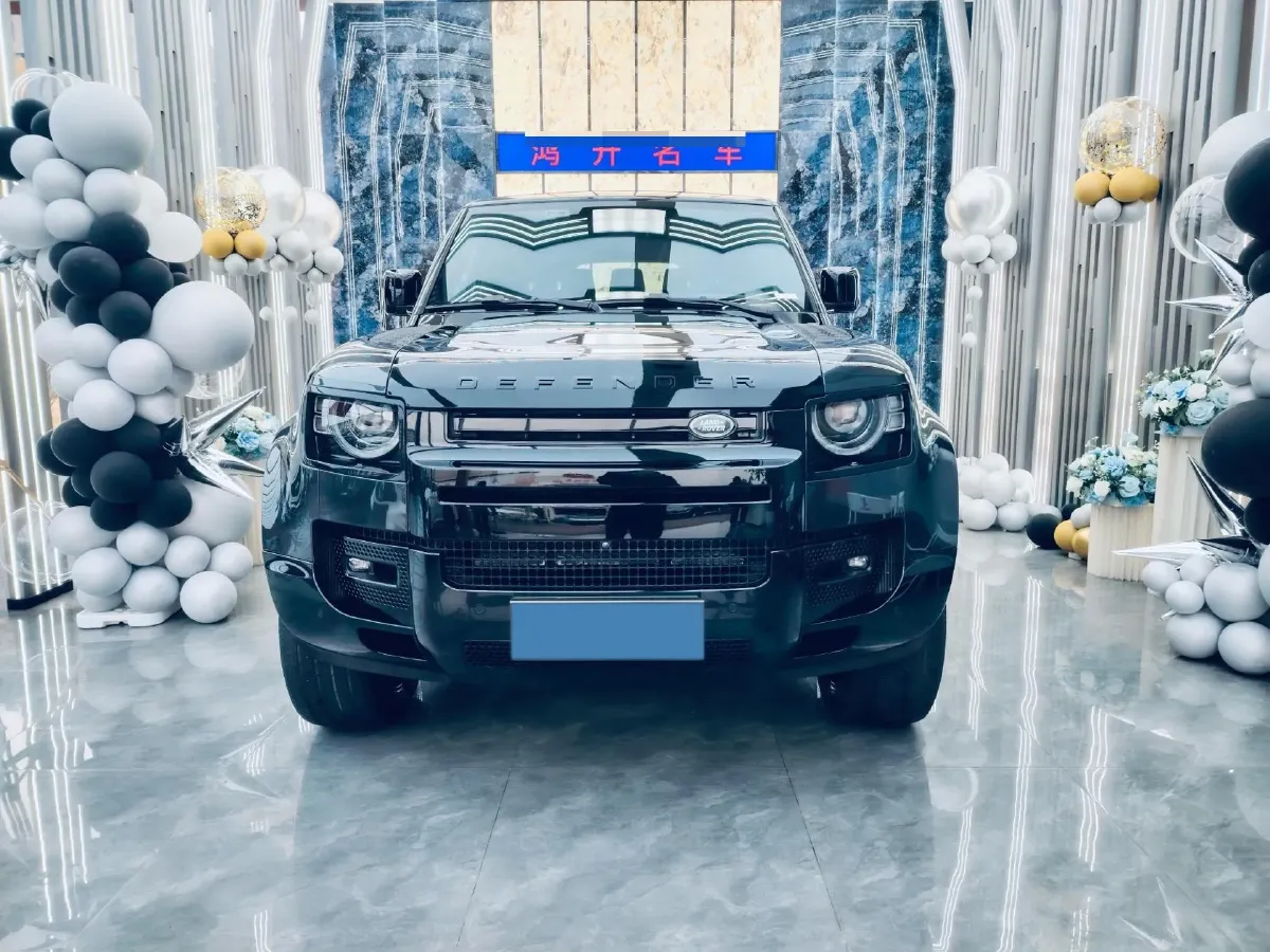 2023 Land Rover Defender 3.0T 400HP L6 8AT,autocango,china used car exporter,china ev exporter,chinese used car exporter,chinese used ev exporter