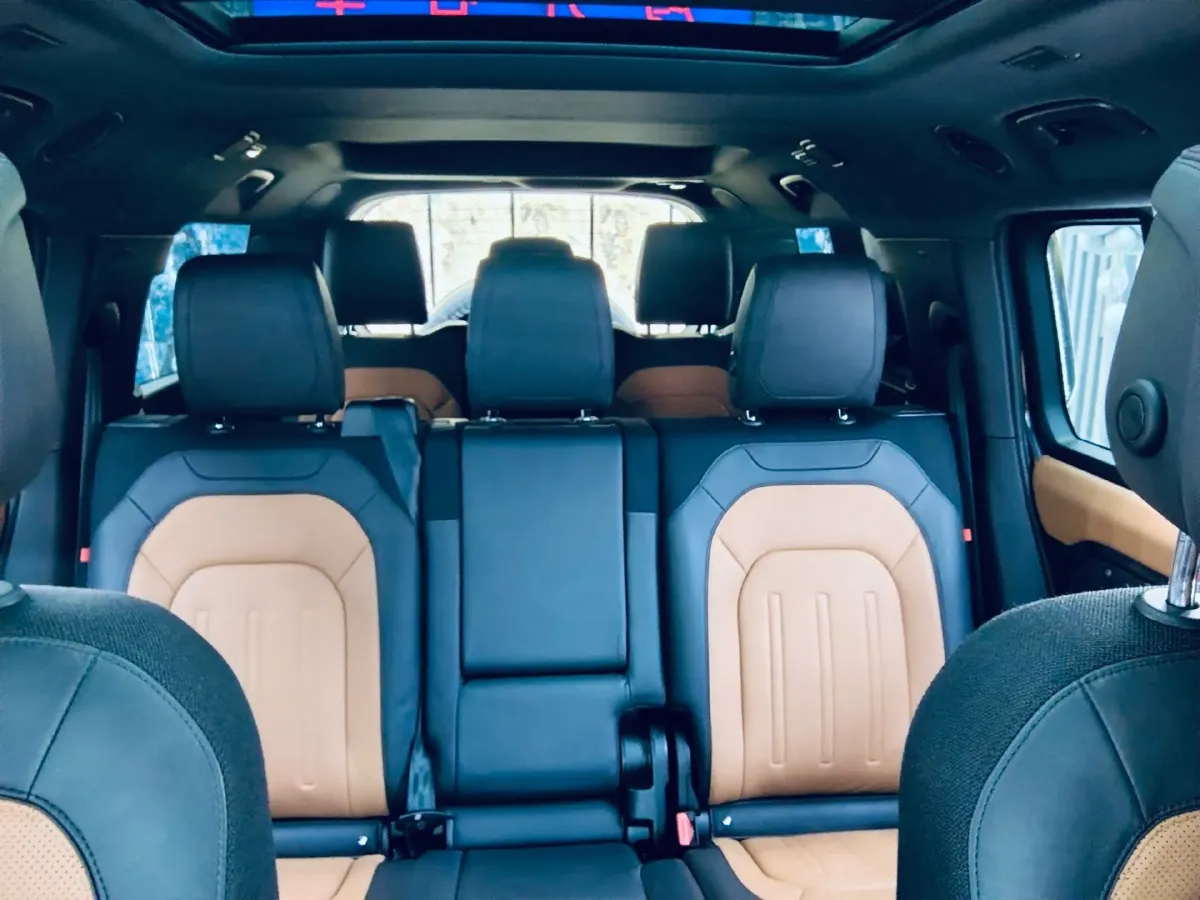 2023 Land Rover Defender 3.0T 400HP L6 8AT,autocango,china used car exporter,china ev exporter,chinese used car exporter,chinese used ev exporter