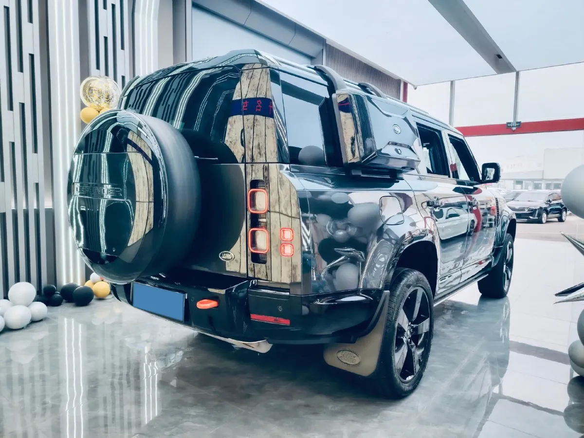 2023 Land Rover Defender 3.0T 400HP L6 8AT,autocango,china used car exporter,china ev exporter,chinese used car exporter,chinese used ev exporter