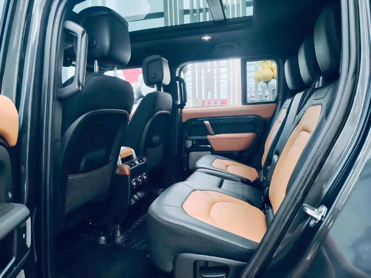 2023 Land Rover Defender 3.0T 400HP L6 8AT,autocango,china used car exporter,china ev exporter,chinese used car exporter,chinese used ev exporter