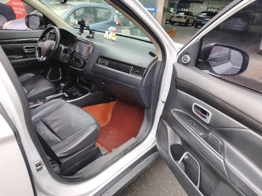 2018 Mitsubishi Outlander 2.0L 166HP L4 CVT,autocango,china used car exporter,china ev exporter,chinese used car exporter,chinese used ev exporter