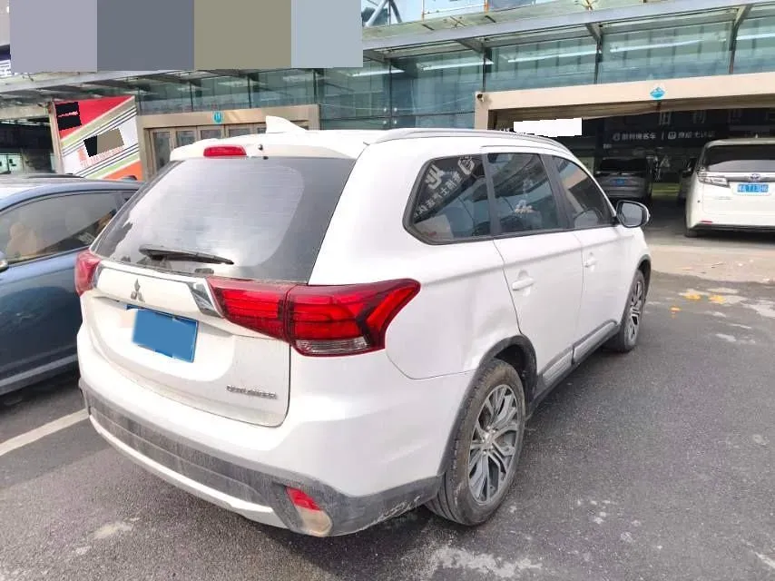 2018 Mitsubishi Outlander 2.0L 166HP L4 CVT,autocango,china used car exporter,china ev exporter,chinese used car exporter,chinese used ev exporter