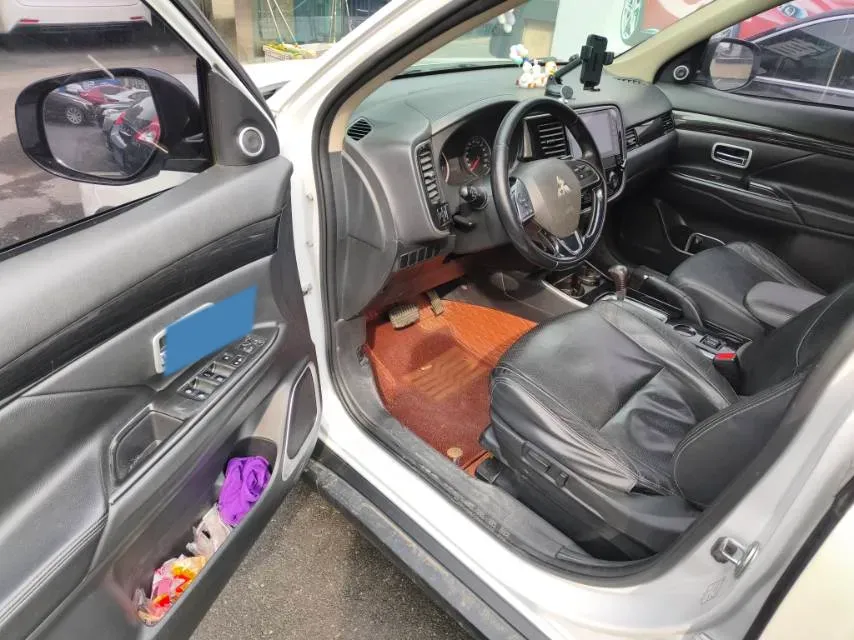 2018 Mitsubishi Outlander 2.0L 166HP L4 CVT,autocango,china used car exporter,china ev exporter,chinese used car exporter,chinese used ev exporter