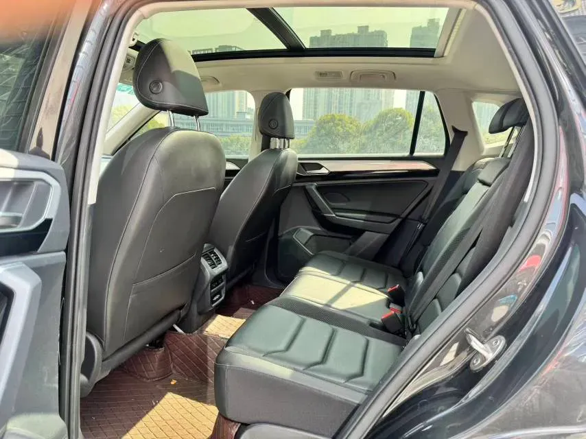 2019 Jeep Cherokee 2.0T 234HP L4 9AT,autocango,china used car exporter,china ev exporter,chinese used car exporter,chinese used ev exporter