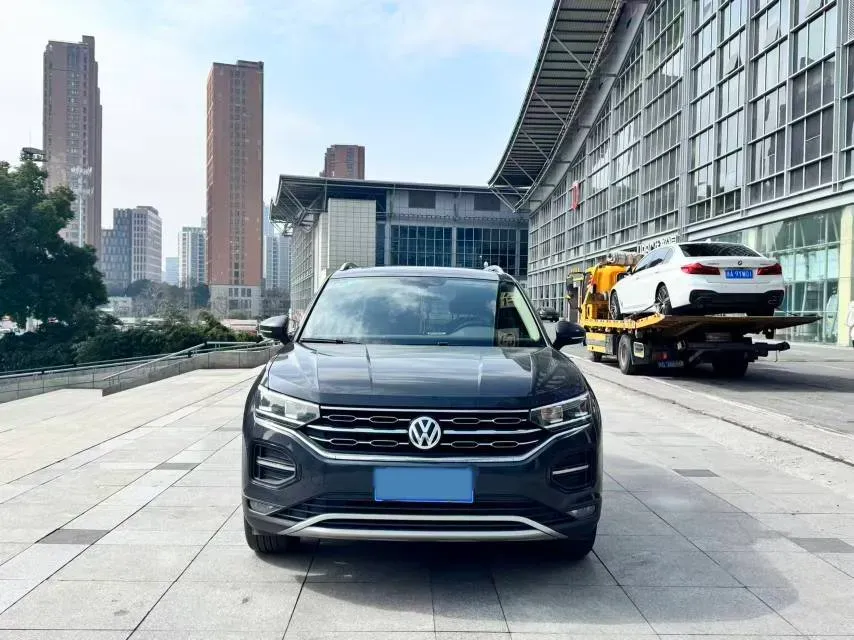 2019 Jeep Cherokee 2.0T 234HP L4 9AT,autocango,china used car exporter,china ev exporter,chinese used car exporter,chinese used ev exporter