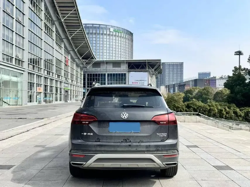 2019 Jeep Cherokee 2.0T 234HP L4 9AT,autocango,china used car exporter,china ev exporter,chinese used car exporter,chinese used ev exporter