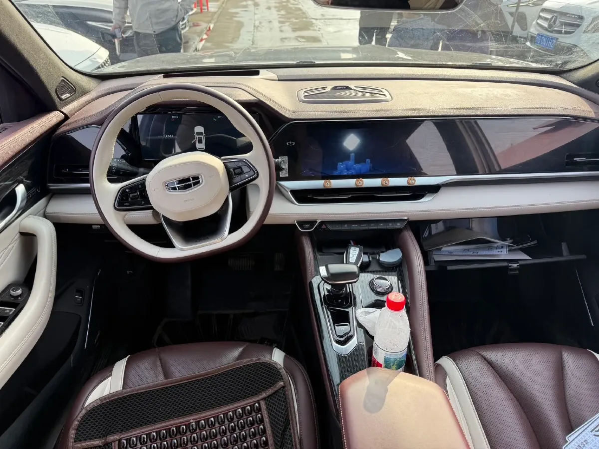 2021 Geely Monjaro 2.0T 218HP L4 7DCT,autocango,china used car exporter,china ev exporter,chinese used car exporter,chinese used ev exporter