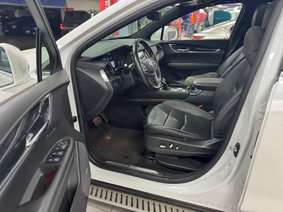 2020 Cadillac XT5 2.0T 237HP L4 9AT,autocango,china used car exporter,china ev exporter,chinese used car exporter,chinese used ev exporter