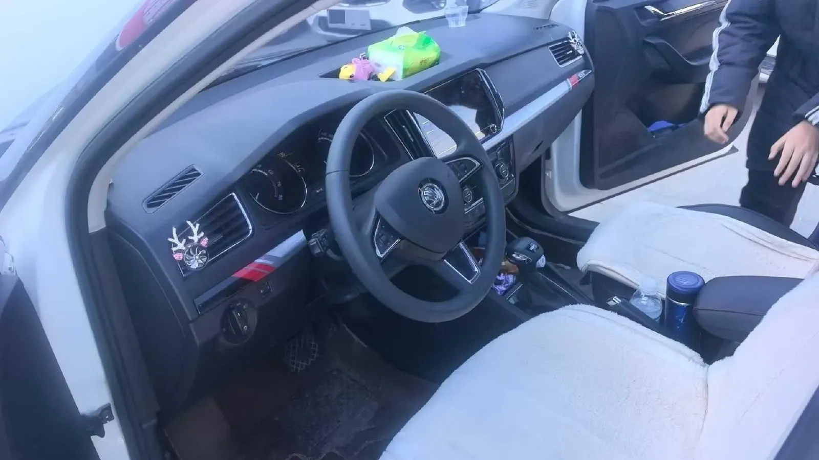 2022 Skoda Kamiq 1.5L 112HP L4 6AT,autocango,china used car exporter,china ev exporter,chinese used car exporter,chinese used ev exporter