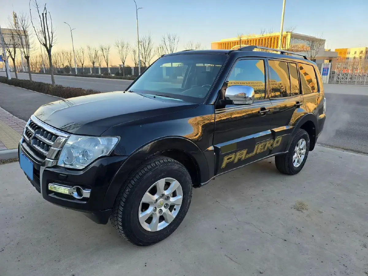 2019 Mitsubishi Pajero 3.0L 174HP V6 5AT,autocango,china used car exporter,china ev exporter,chinese used car exporter,chinese used ev exporter