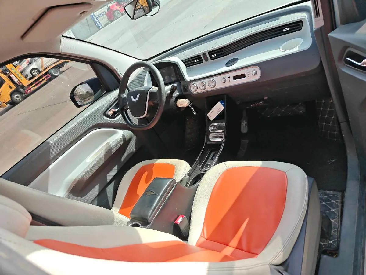 2022 WuLing HongGuang MINI EV BEV 9KWH,autocango,china used car exporter,china ev exporter,chinese used car exporter,chinese used ev exporter