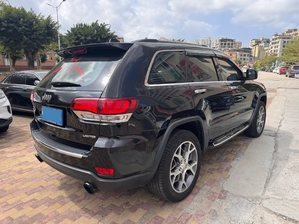 2020 Jeep Grand Cherokee 3.6L 286HP V6 8AT,autocango,china used car exporter,china ev exporter,chinese used car exporter,chinese used ev exporter