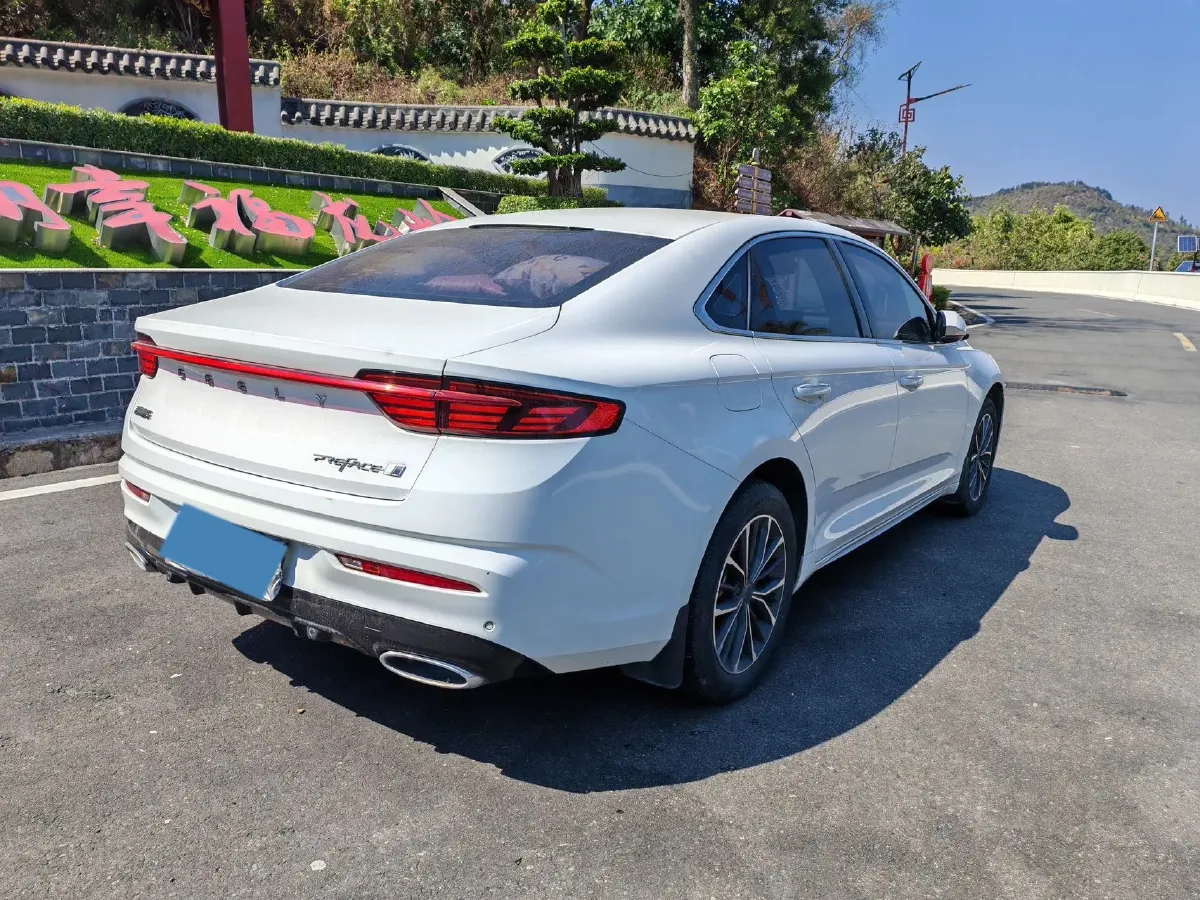 2021 Geely Preface 2.0T 190HP L4 7DCT,autocango,china used car exporter,china ev exporter,chinese used car exporter,chinese used ev exporter