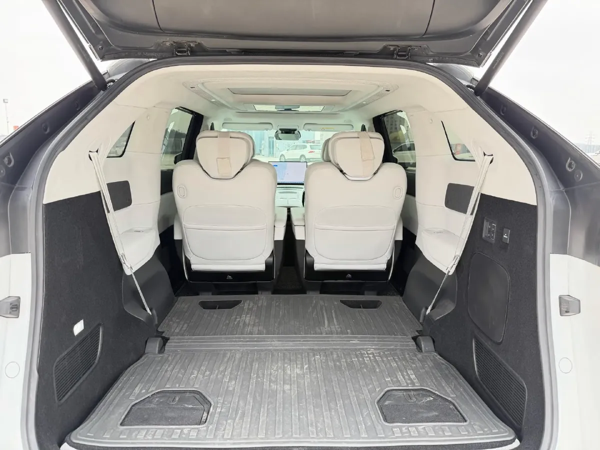 2024 Xpeng X9 BEV 101.5KWH,autocango,china used car exporter,china ev exporter,chinese used car exporter,chinese used ev exporter