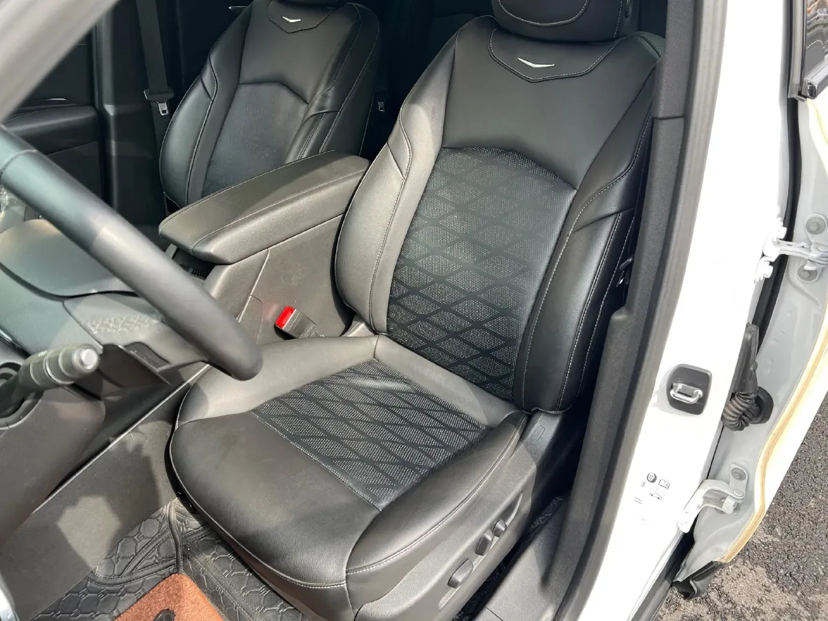 2022 Cadillac XT4 2.0T 237HP L4 9AT,autocango,china used car exporter,china ev exporter,chinese used car exporter,chinese used ev exporter