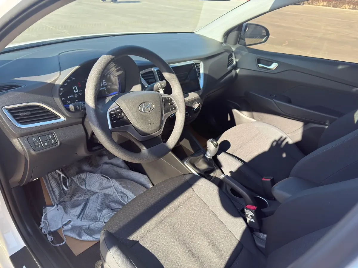 2020 Hyundai Verna 1.4L 100HP L4 6MT,autocango,china used car exporter,china ev exporter,chinese used car exporter,chinese used ev exporter