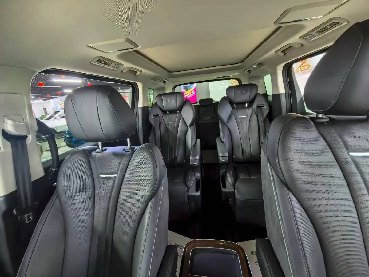 2023 HongQi HQ9 2.0T 252HP L4 8AT,autocango,china used car exporter,china ev exporter,chinese used car exporter,chinese used ev exporter