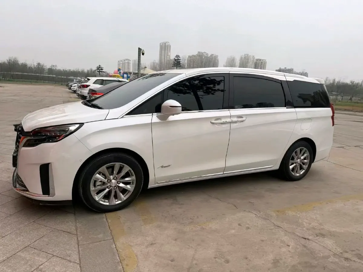 2023 Buick GL8 2.0T 237HP L4 9AT,autocango,china used car exporter,china ev exporter,chinese used car exporter,chinese used ev exporter