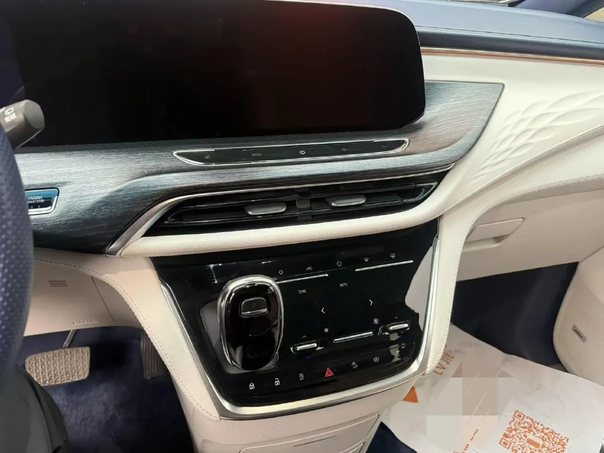 2023 Buick GL8 2.0T 237HP L4 9AT,autocango,china used car exporter,china ev exporter,chinese used car exporter,chinese used ev exporter