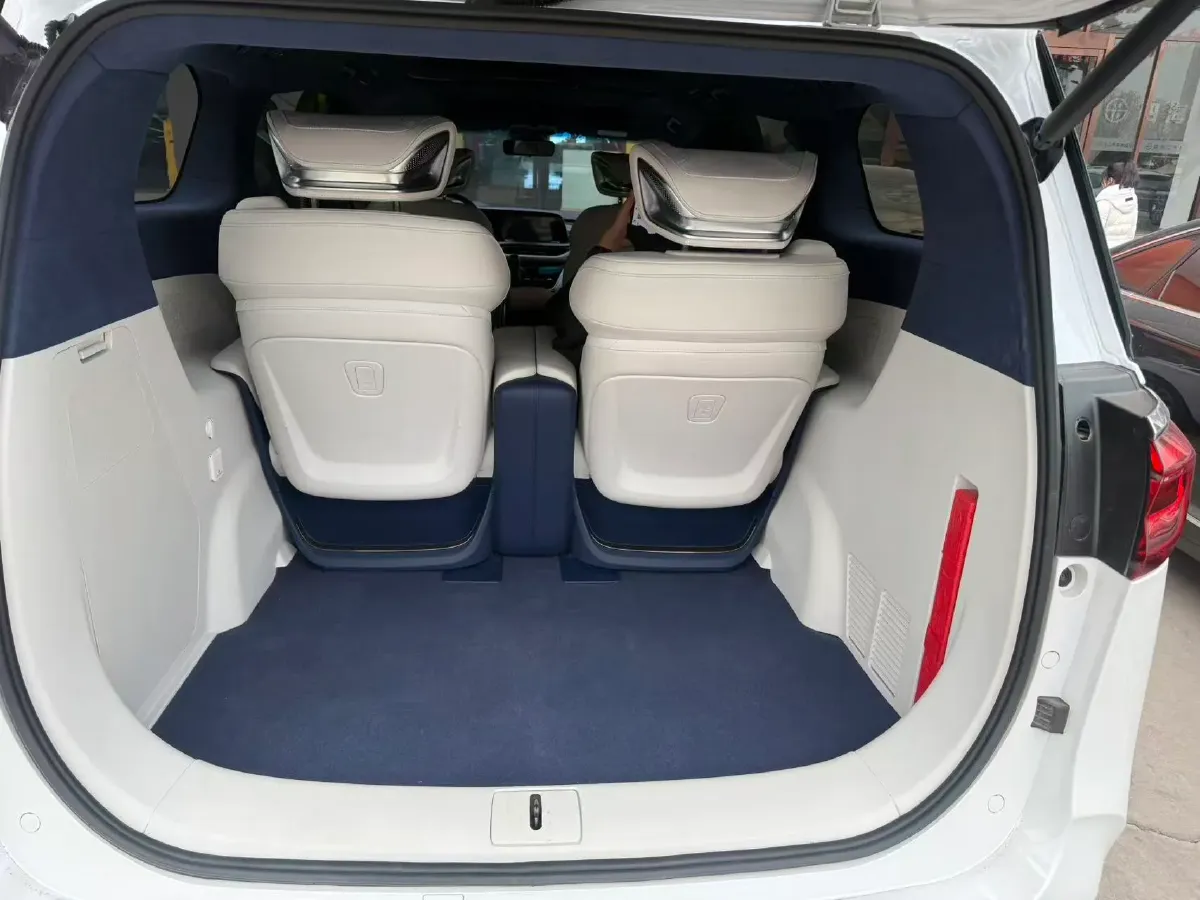 2023 Buick GL8 2.0T 237HP L4 9AT,autocango,china used car exporter,china ev exporter,chinese used car exporter,chinese used ev exporter