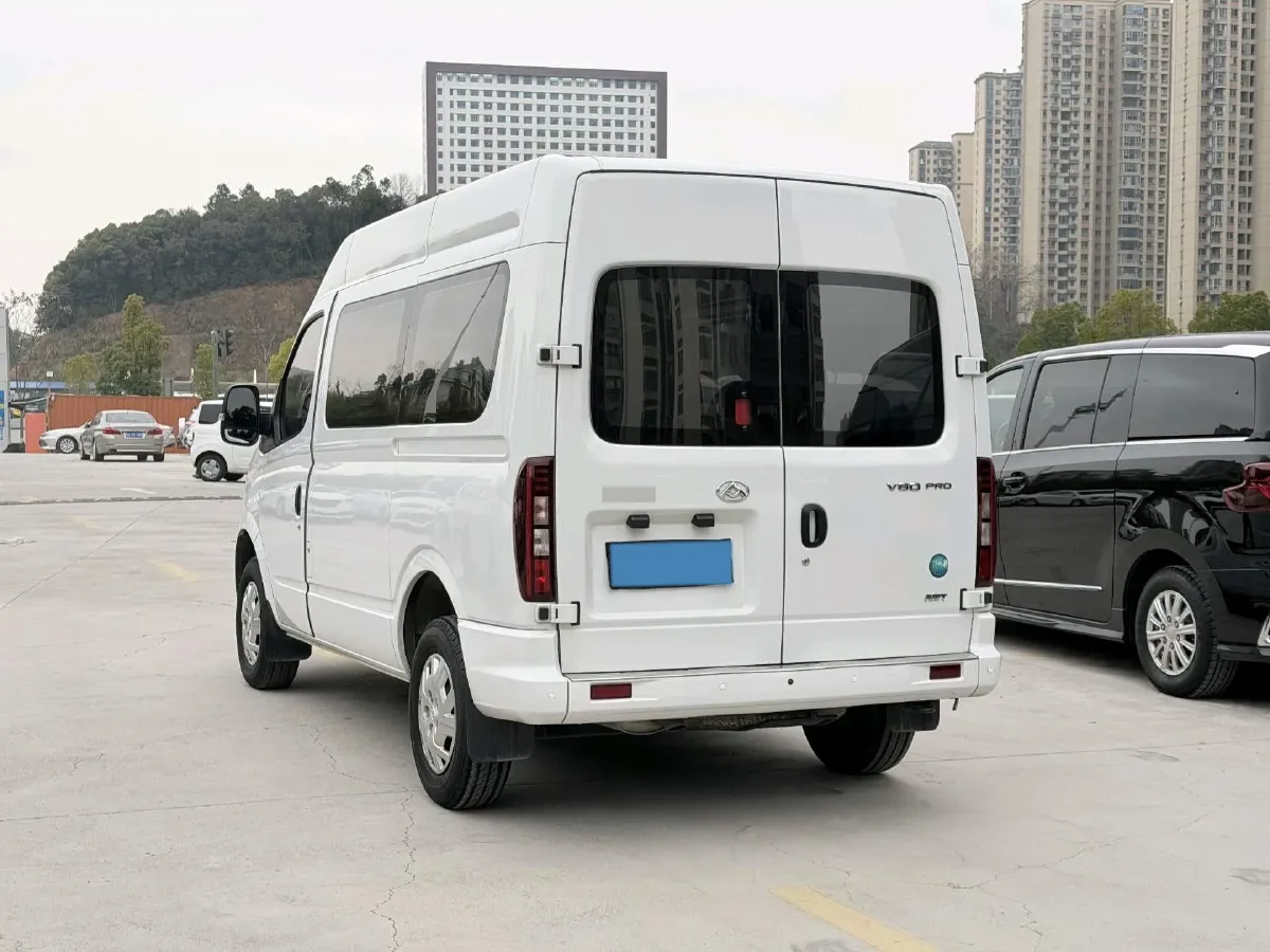 2019 MAXUS XinTu V80 2.5T 136HP L4 6MT,autocango,china used car exporter,china ev exporter,chinese used car exporter,chinese used ev exporter